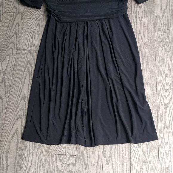 Beautiful black dress by Ronnie Nicole ⭐🌸🍀 - Picture 4 of 12